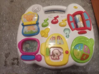 Mesa de actividades para bebé