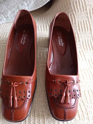 Zapatos de piel Guy Laroche marrones