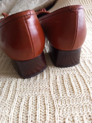 Zapatos de piel Guy Laroche marrones