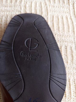 Zapatos de piel Guy Laroche marrones