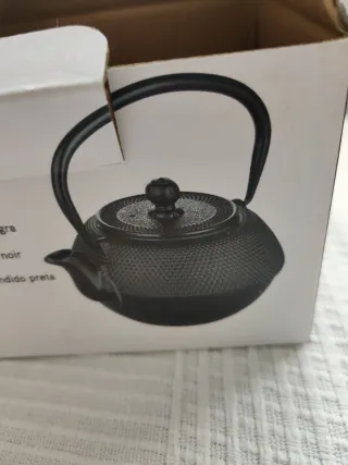NUEVA. Tetera de hierro fundido negra