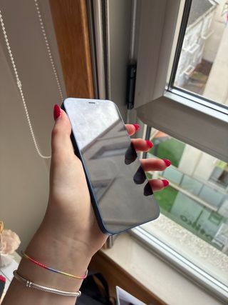 iPhone 12 mini 256GB + 6 fundas