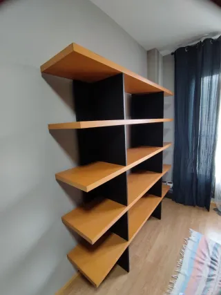 Estantería grande estilo nórdico – madera y negro