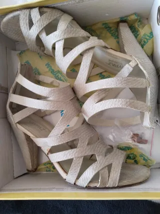 Sandalias Marypaz Tacón Beige Talla 38.