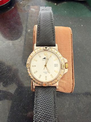 Reloj Lotus Quartz Dorado y Blanco