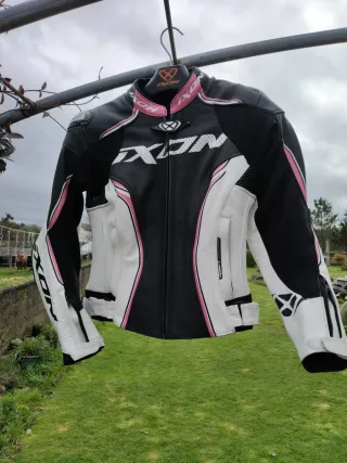 Chaqueta Ixon Moto Mujer Negra/Blanca/Rosa