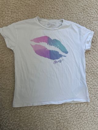 Camiseta Guess Estampado Labios Talla L