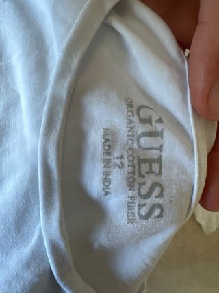 Camiseta Guess Estampado Labios Talla L