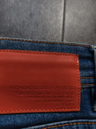 Pantalón vaquero corto