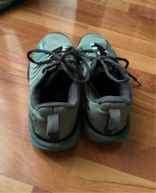 Zapatillas. K-Swiss. Talla 42. Verde caqui.