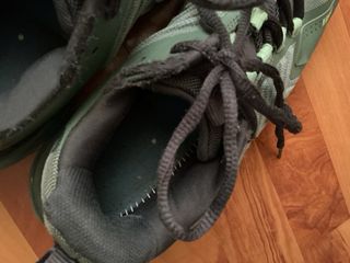 Zapatillas. K-Swiss. Talla 42. Verde caqui.