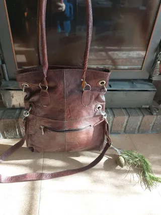 Bolso de cuero marrón