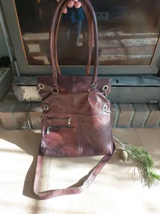 Bolso de cuero marrón