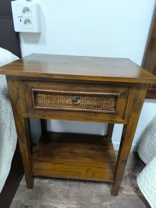 Conjunto dormitorio: cabecero, 2 mesillas y banco