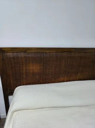 Conjunto dormitorio: cabecero, 2 mesillas y banco