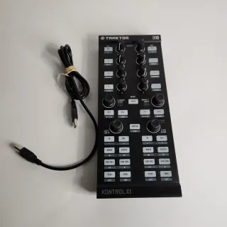 Native Instruments Traktor Kontrol X1