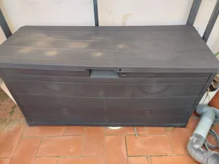 Arcón de jardín grande de plástico gris