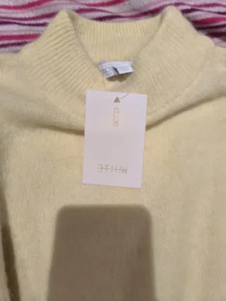 Jersey amarillo fluor cuello alto sin estrenar