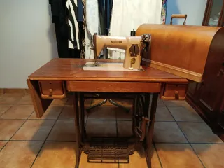Máquina de coser Singer antigua