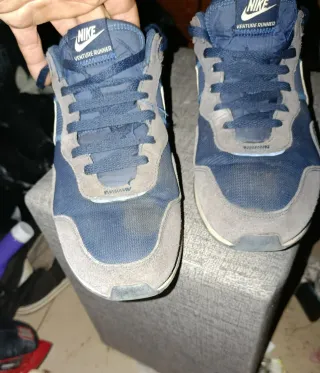 Nike Venture Runner Talla 45 Azul/Gris