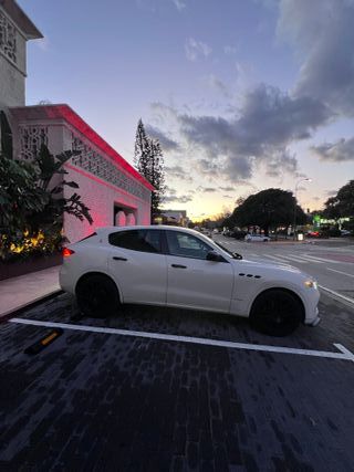 Maserati Levante Gran Sport 3.0 D "PACK CARBONO"