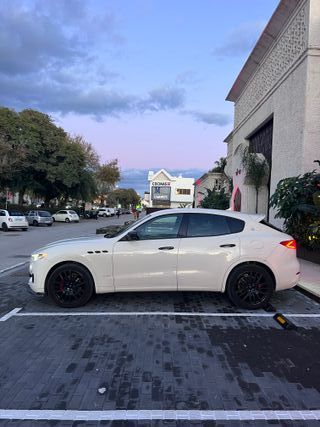 Maserati Levante Gran Sport 3.0 D "PACK CARBONO"