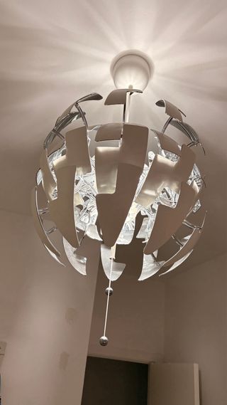 Lámpara de techo esférica blanca