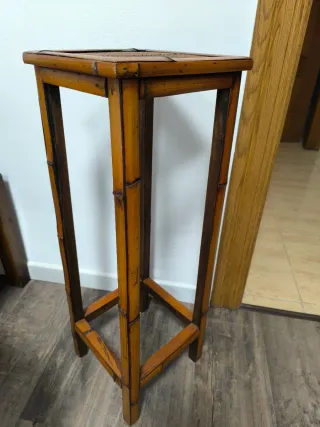 Soporte para plantas de madera