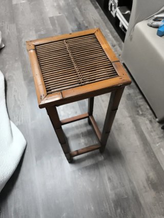 Soporte para plantas de madera