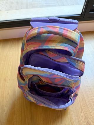 Mochila Totto con ruedas arcoíris