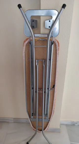 Mesa de planchar plegable