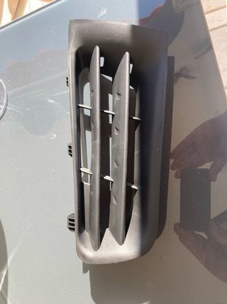 Rejilla Parachoques Delantero Izquierdo Renault Me