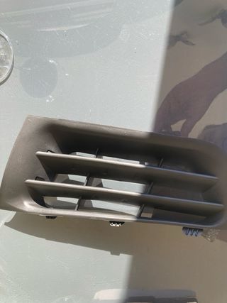 Rejilla Parachoques Delantero Izquierdo Renault Me