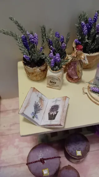 Libro miniatura casa bambole lavanda
