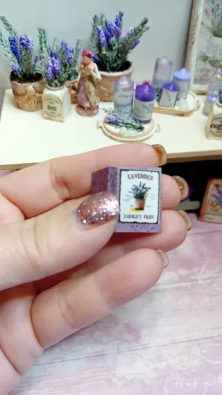 Libro miniatura casa bambole lavanda