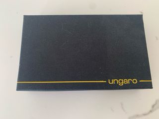 Reloj Ungaro con estuche y 2 correas