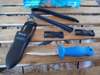 Linterna y cuchillo de buceo. Regalo:frontal negro