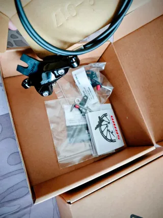 Travões SRAM Level Stealth 4-pistons