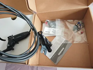 Travões SRAM Level Stealth 4-pistons