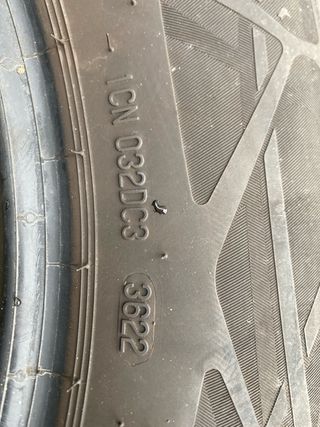 Pareja Neumáticos Continental 215/60 R17 96H