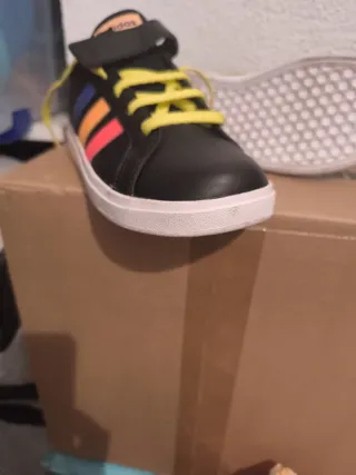 Zapatillas Adidas niño talla 32