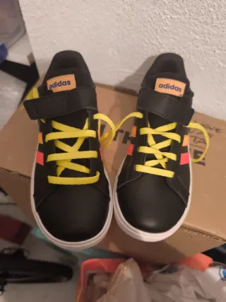 Zapatillas Adidas niño talla 32