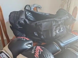 Pack Kickboxing Guantes y Tibiales