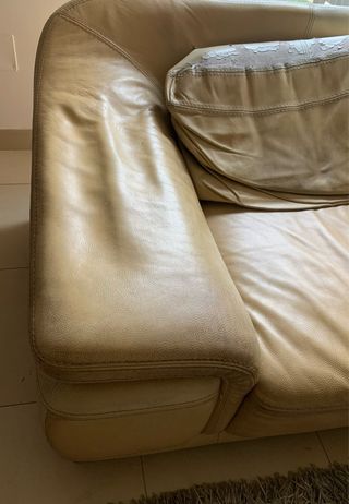 Divano Chaise Longue In Ecopelle Beige