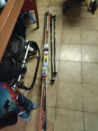 Esquís y bastones para adulto