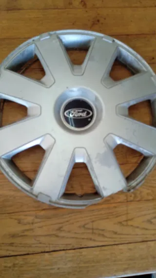 Tapacubo Ford. 15" .Sevilla