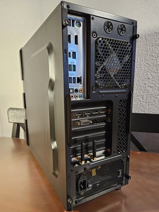 Ordenador gaming de sobremesa AMD