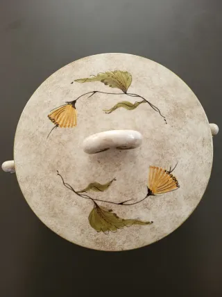 Zuppiera Deruta ceramica decorata fiori