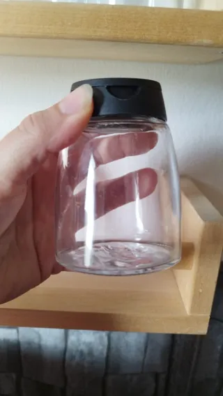 Porta spezie Ikea in vetro e legno