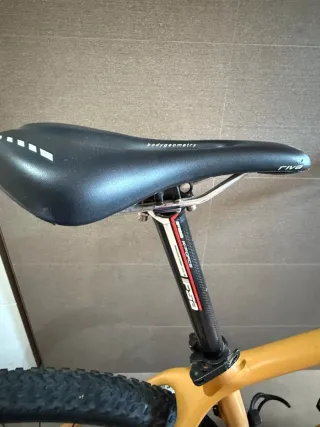 Bicicleta Specialized Carbono MTB